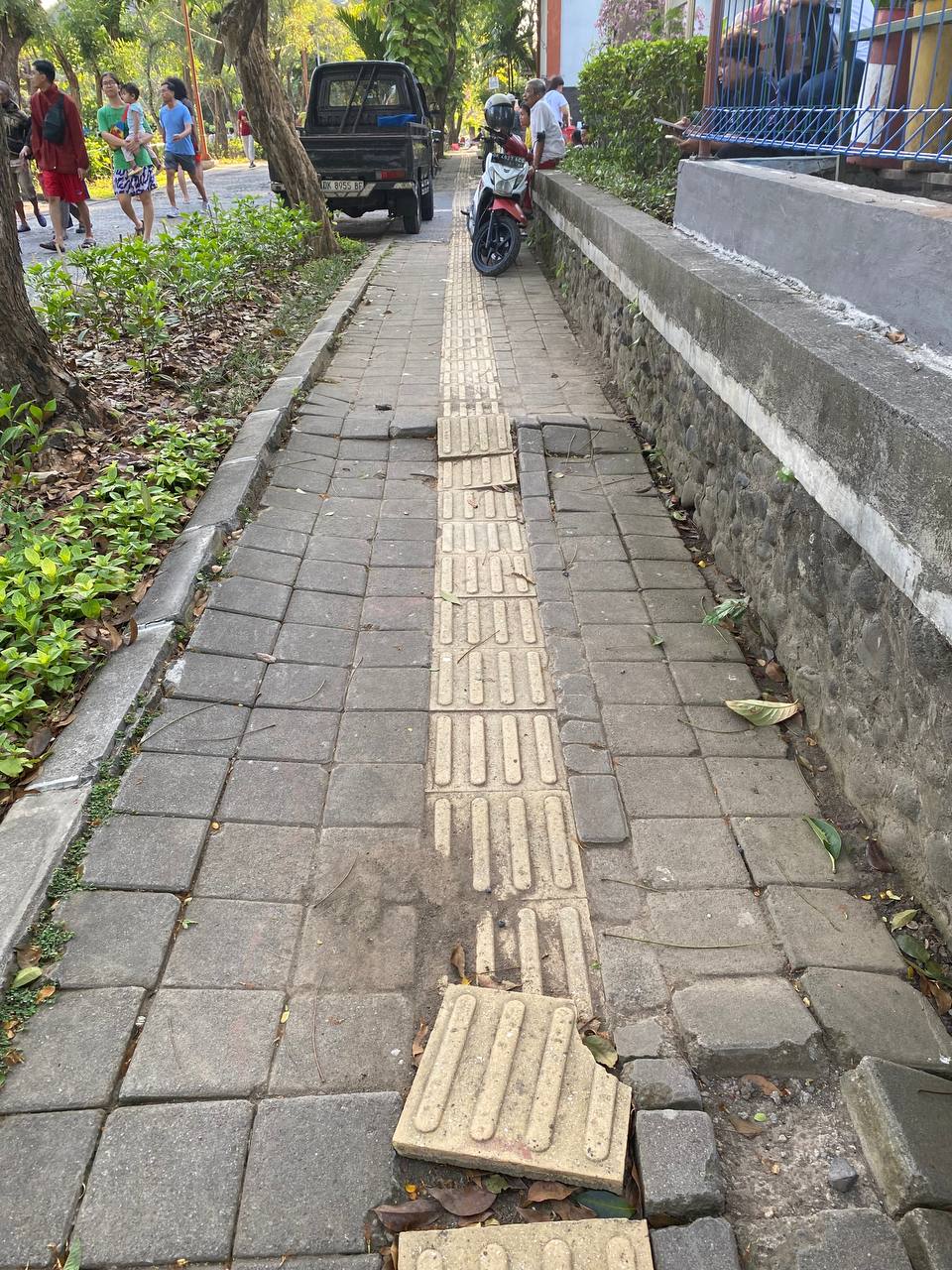 Ruang Publik sebagai Ruang Ketiga yang Terabaikan